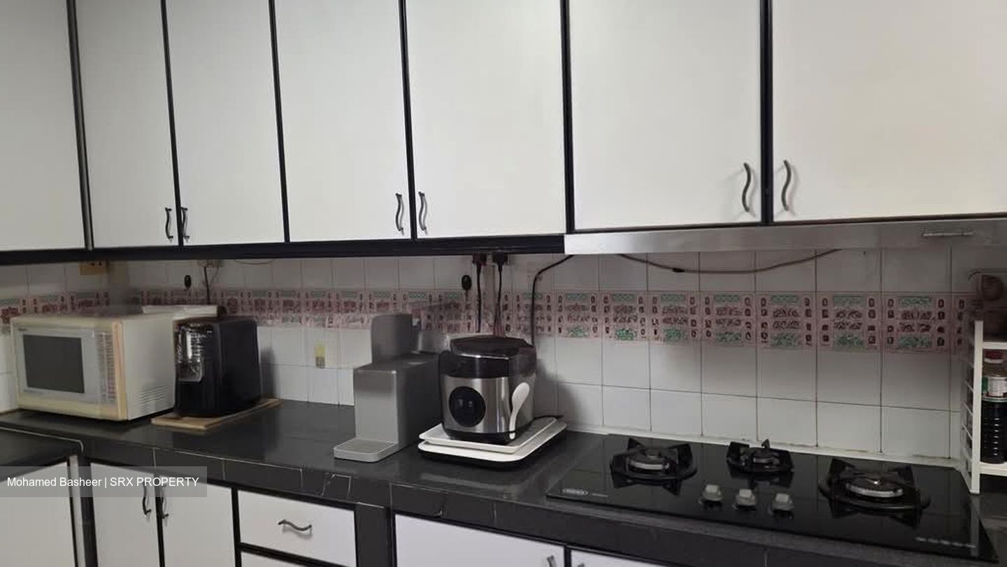Blk 230J Tampines Street 21 (Tampines), HDB Executive #574030281